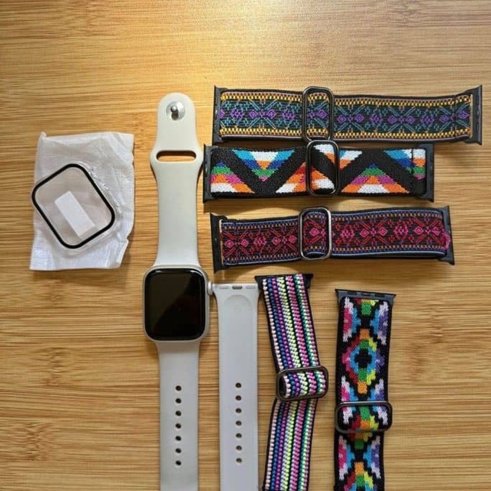 Apple Watch Series 7, 41MM GPS with Accessories